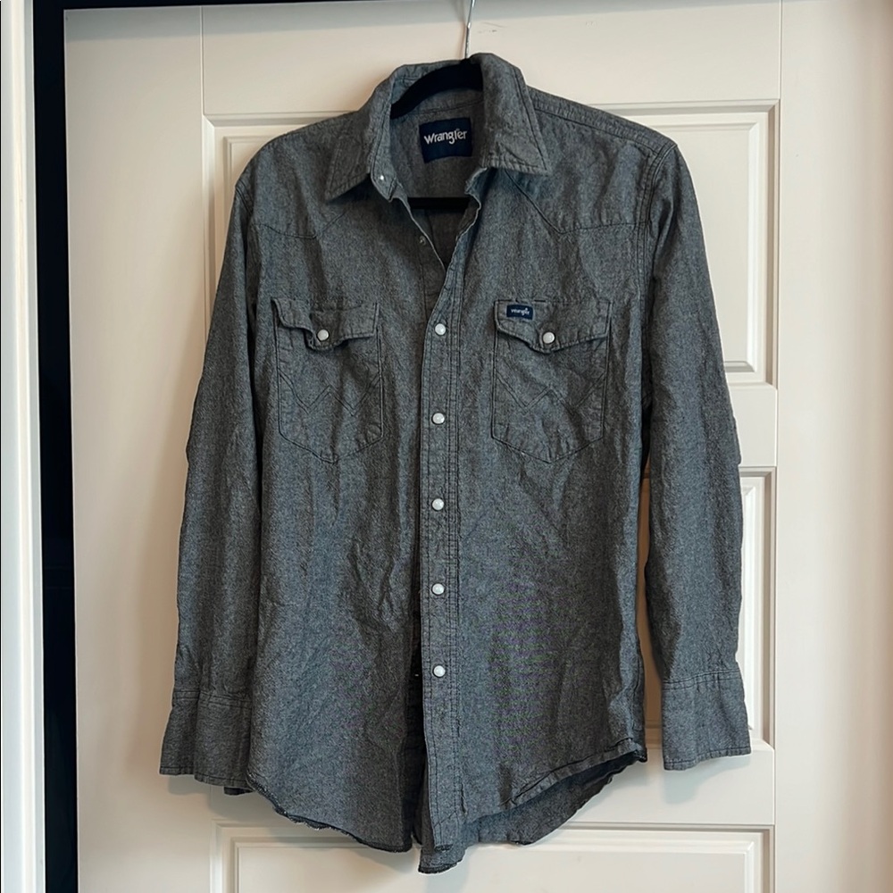 Wrangler Gray Casual Button Down Shirt with Western Style